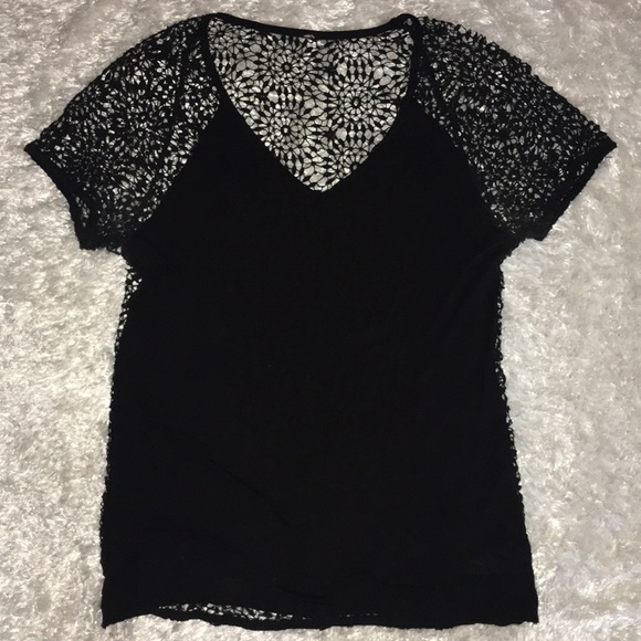 🔻Crochet Back Tee - Picture 1 of 3
